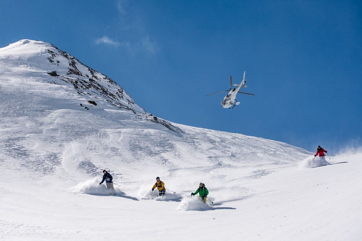 Heli-Skiing